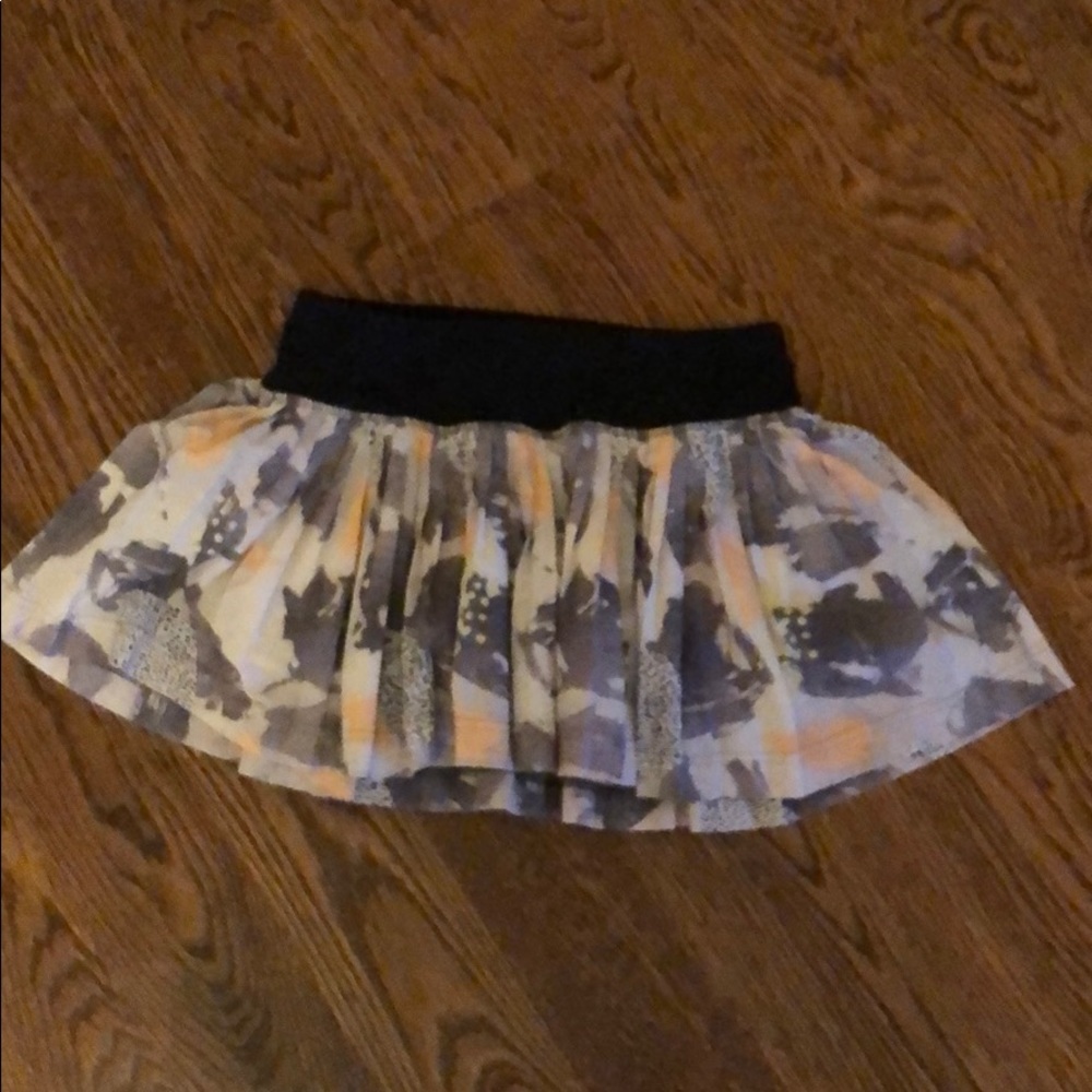 Size 2 lululemon skort. Short & Skirt combo.